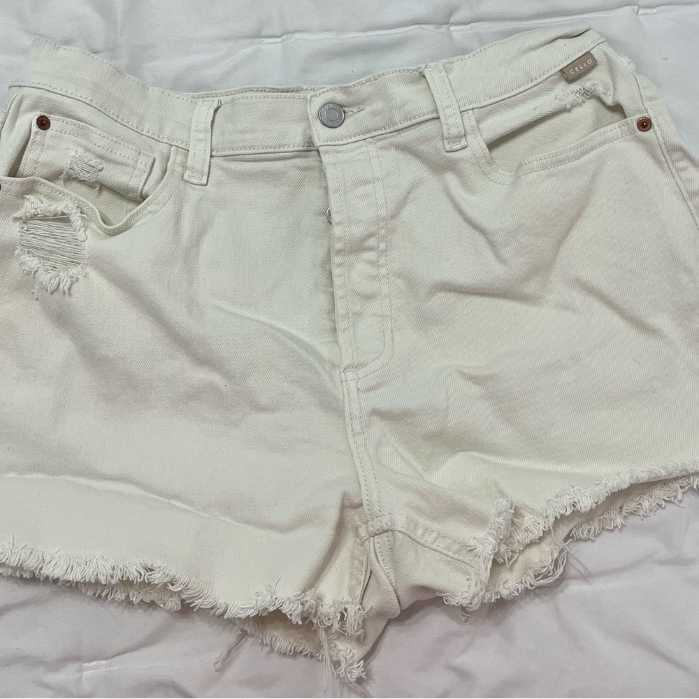 Cello Off-White Frayed Hem Jean Shorts